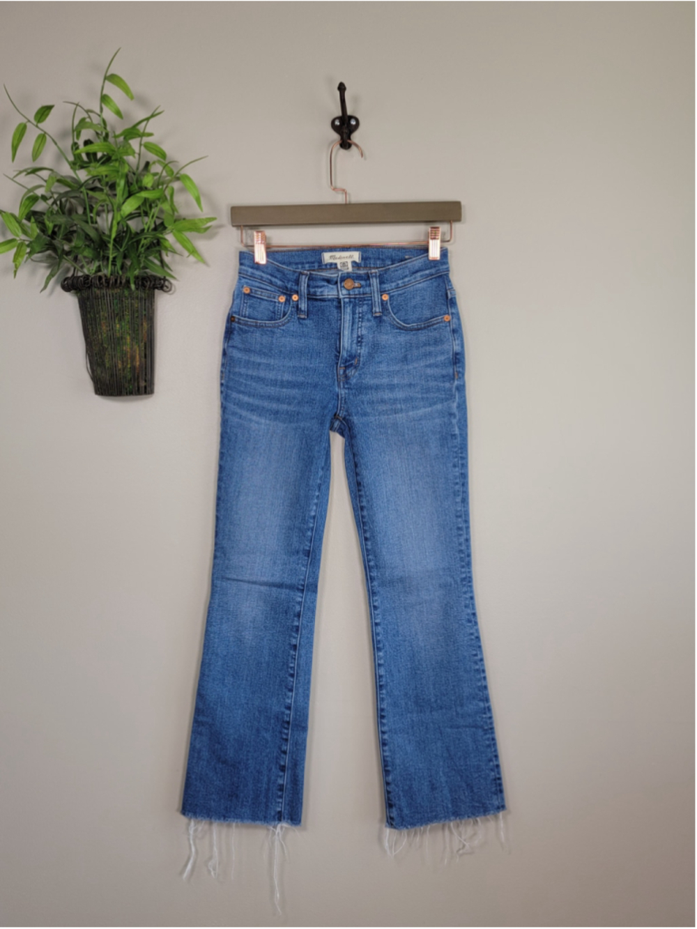 Madewell 23 Mid Rise Kick Out Flare Jeans Crop Frayed Raw Hem Medium Blue Wash